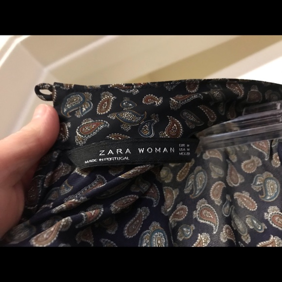 Zara Keyhole Blouse - Picture 2 of 6